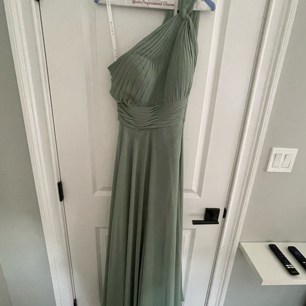 Azazie matcha One Shoulder Sleeveless Gown. Worn once. Very comfortable & chic